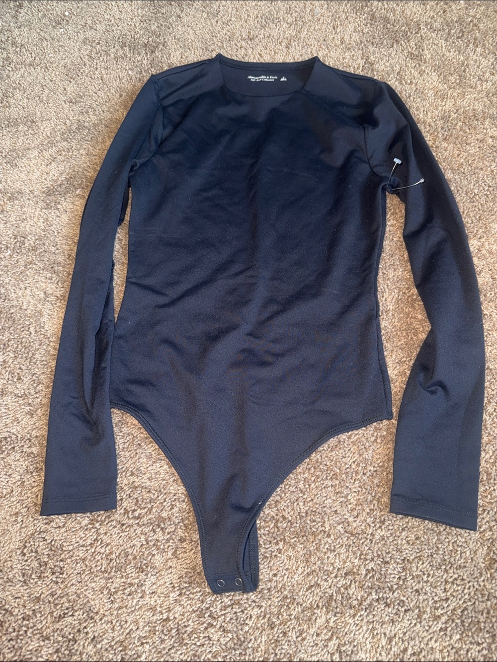 NWOT Abercrombie & Fitch black long sleeve bodysuit